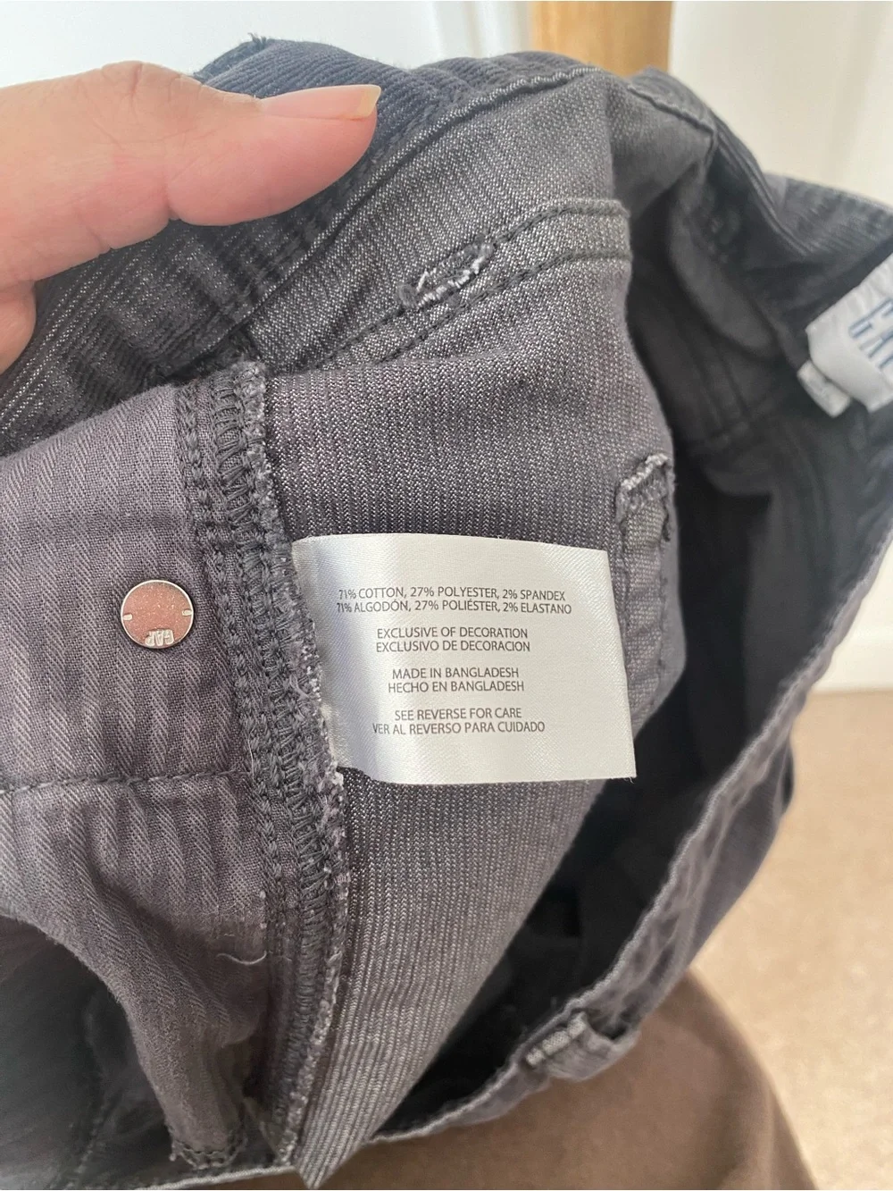 Gap Dark Gray Corduroy Shorts Mid-Rise Fit Raw Hem Sz 6 Summer Preppy Casual